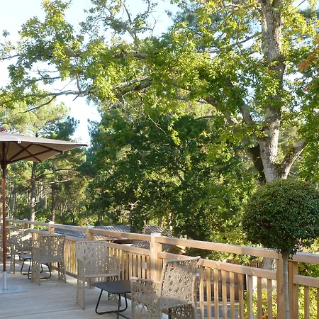 Domaine Du Ferret Restaurant & Hotel apartamentowy 4*