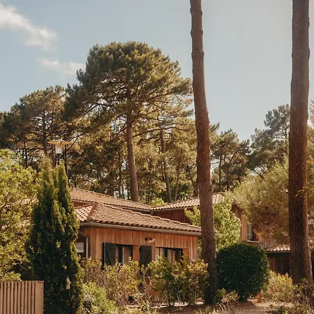 Domaine Du Ferret Restaurant & Ξενοδοχείο με διαμερίσματα 4*