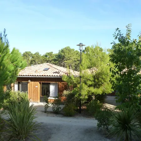 Domaine Du Ferret Restaurant & Apartahotel