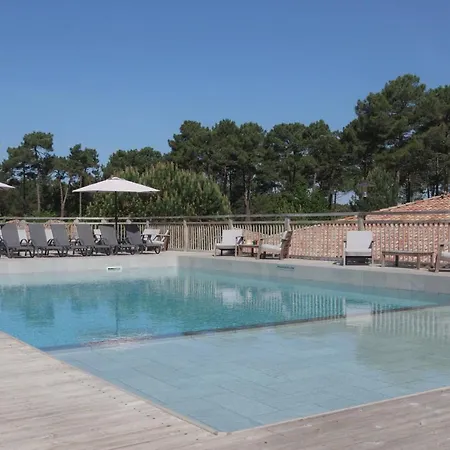 아파트호텔 Domaine Du Ferret Restaurant & 4*