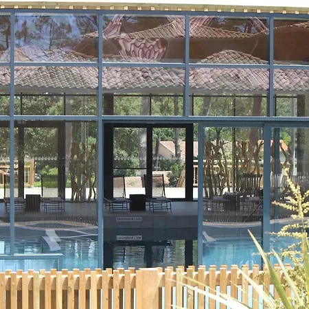 Domaine Du Ferret Restaurant & Aparthotel 4*