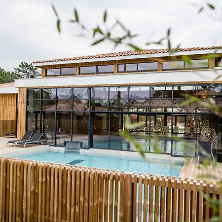 Domaine Du Ferret Restaurant & Apartahotel 4*