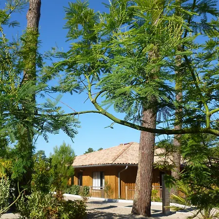 Aparthotel Domaine Du Ferret Restaurant & By Germain Collection 4*