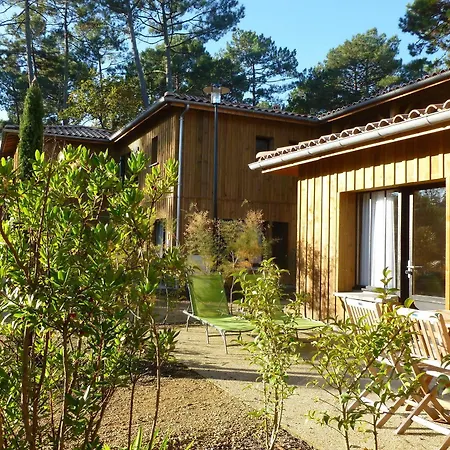 Domaine Du Ferret Restaurant & Aparthotel 4*