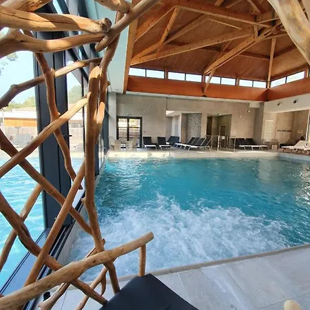 Aparthotel Domaine Du Ferret Restaurant & 4*