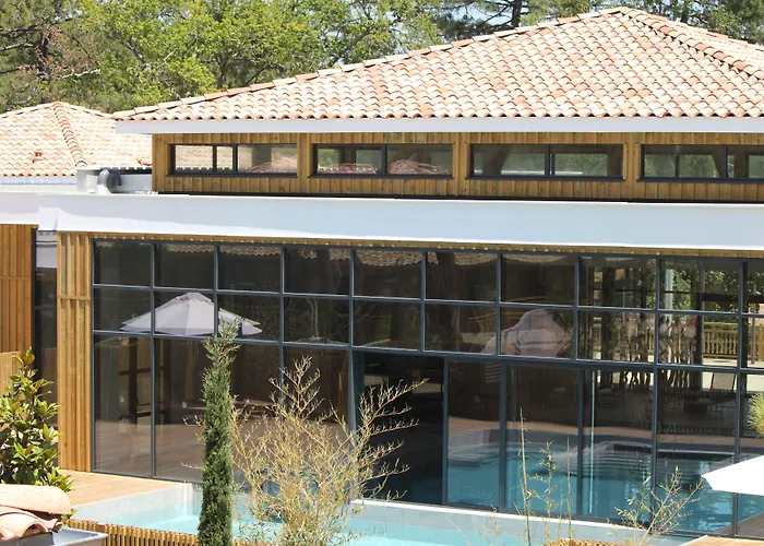 Lägenhetshotell Domaine Du Ferret Restaurant &