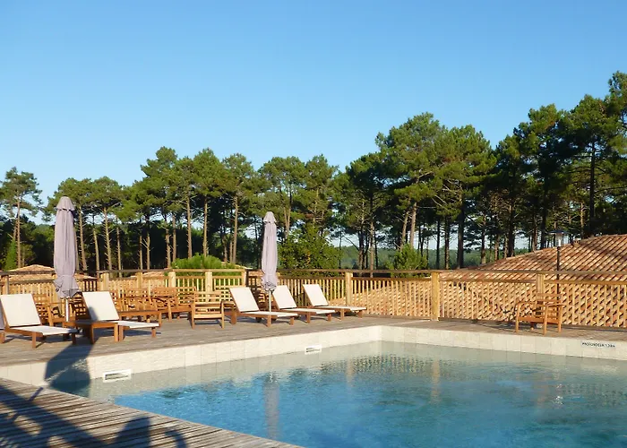 Domaine Du Ferret Restaurant & Lägenhetshotell 4*