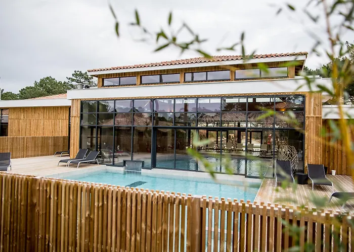 Domaine Du Ferret Restaurant & Lägenhetshotell 4*