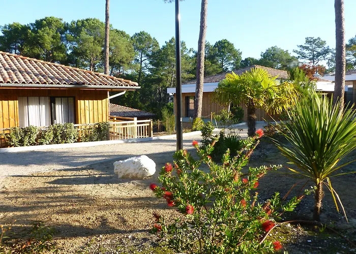 Domaine Du Ferret Restaurant & Lägenhetshotell