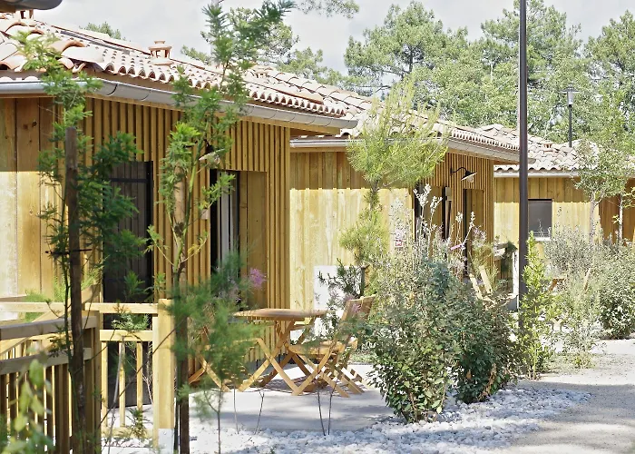 Lägenhetshotell Domaine Du Ferret Restaurant &